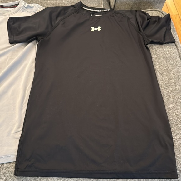 Boys size YXL Under Armour Black and Gray compression shirts. Worn a few times. - Picture 4 of 6